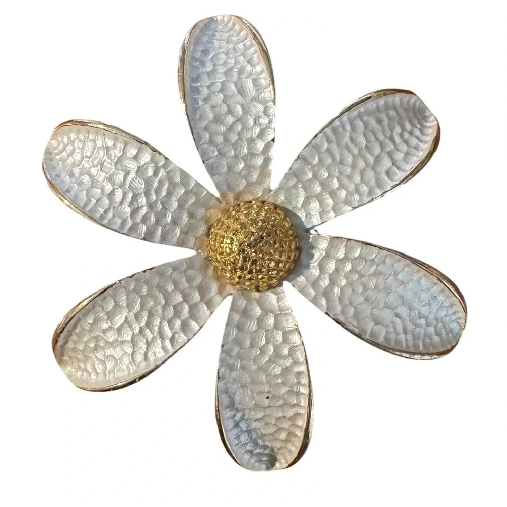 Park Lane Vintage White Enamel Daisy‎ Flower Brooch Gold Tone Textured 3 Inch
